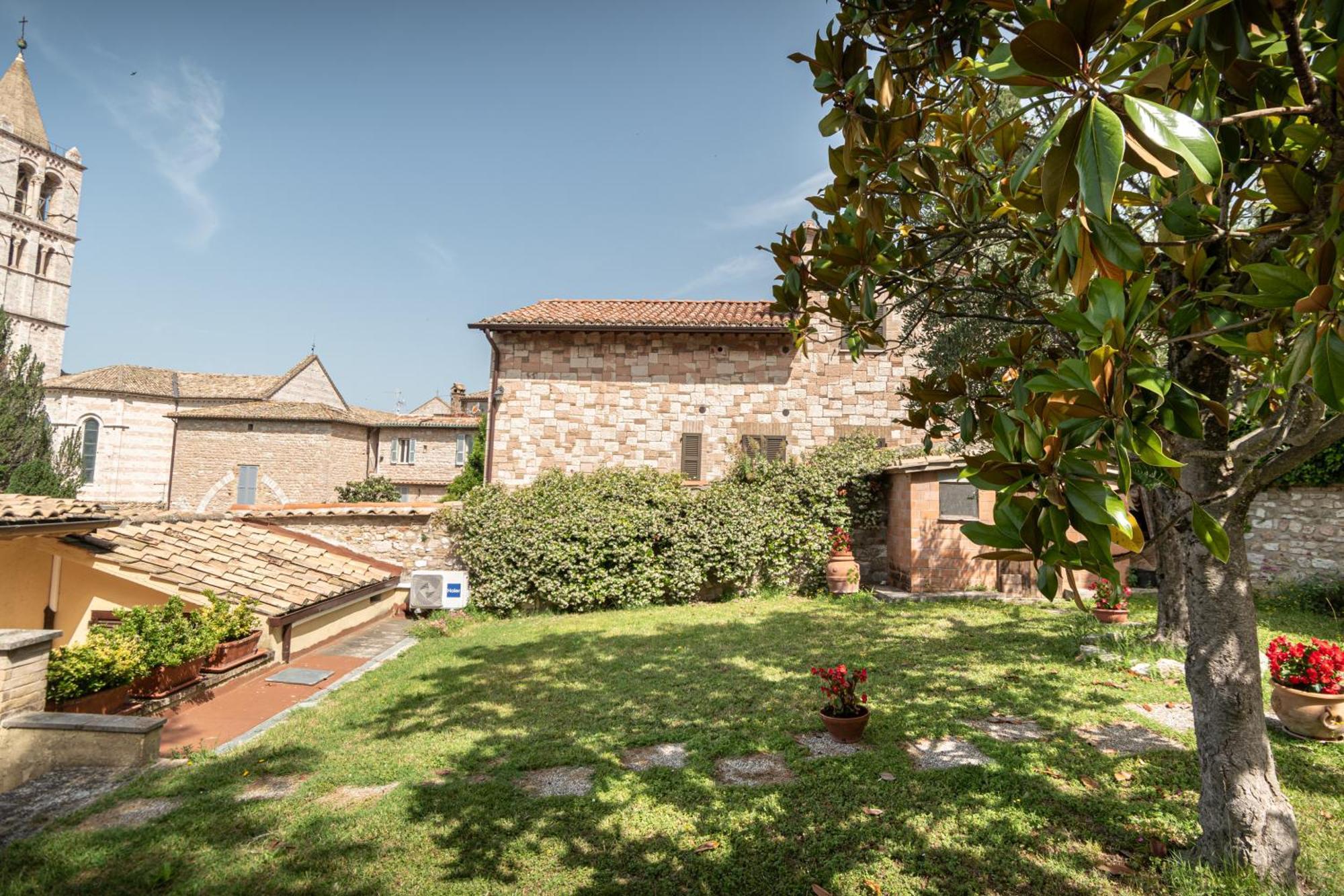 B&B Il Chiostro Assisi Exteriör bild